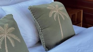 Comfort Villa, Pool View | In-room safe, free WiFi