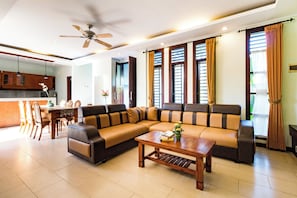 Villa with Private Pool | 住宿內部