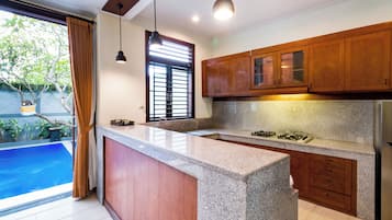 Villa with Private Pool | Cocina privada | Minihorno