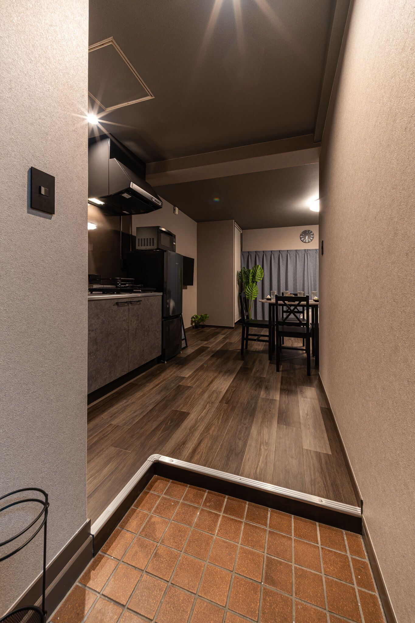 Basic Apartment | Dining