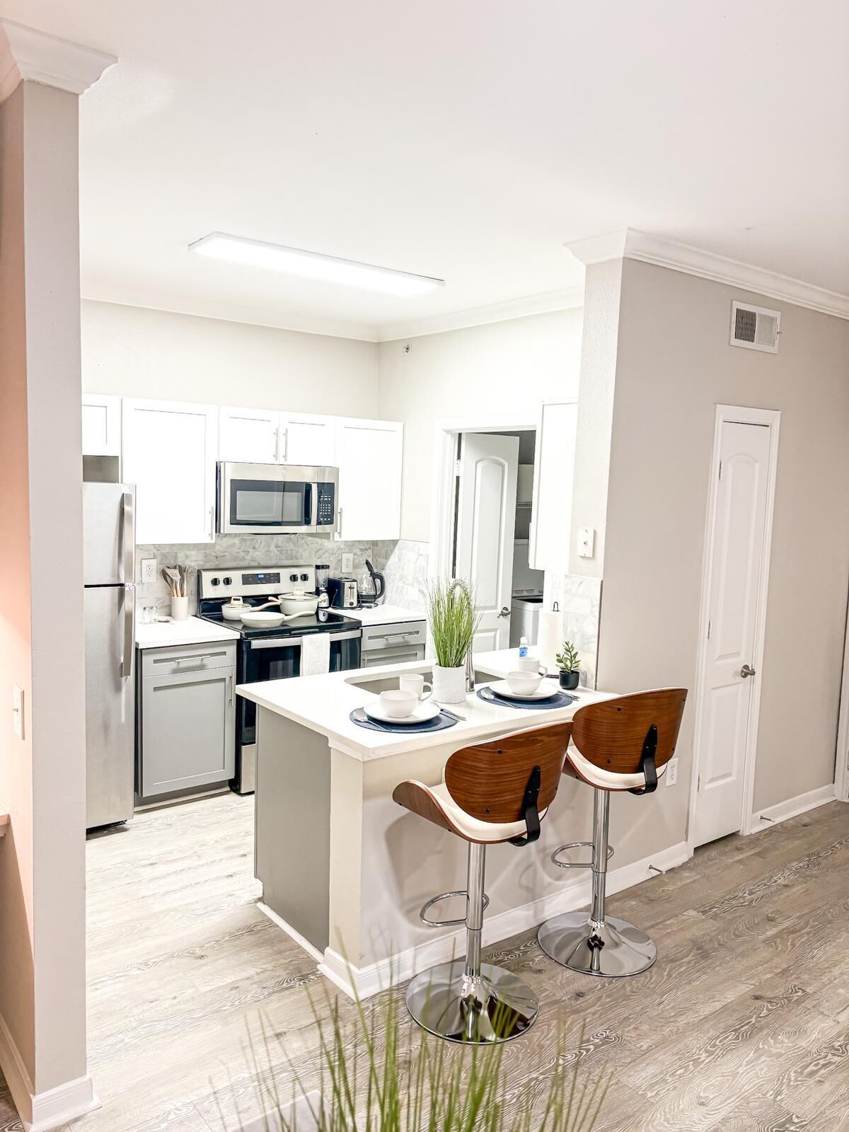 Microwave, oven, stovetop, dishwasher