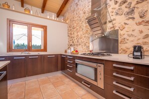 Private kitchen - CA'N BATLET (INCA) - Countryside retreat with private pool and free Wi-Fi (Inca)