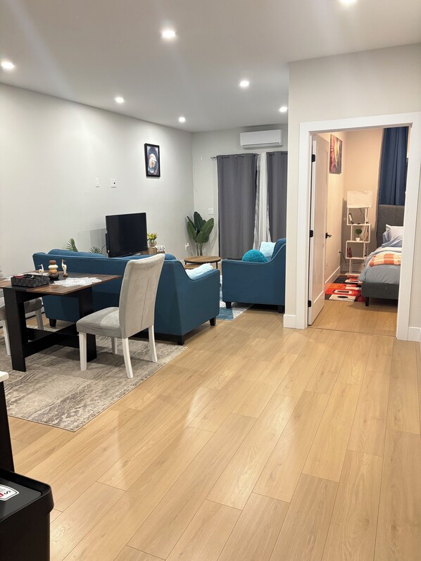 1 bedroom, in-room safe, iron/ironing board, free WiFi