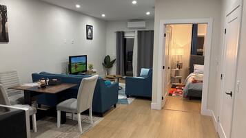 1 bedroom, in-room safe, iron/ironing board, free WiFi