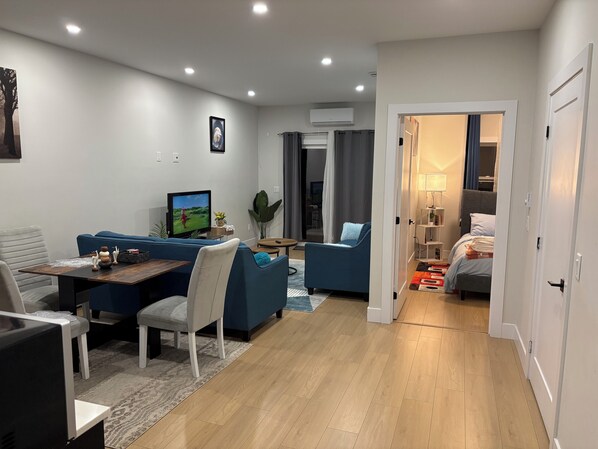 1 bedroom, in-room safe, iron/ironing board, free WiFi
