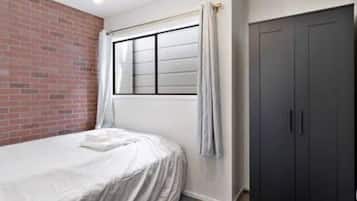 Ferros/tábuas de passar roupa, Wi-Fi, roupa de cama