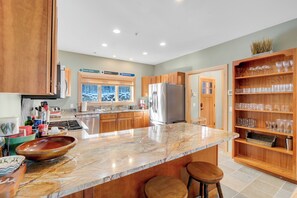 Fridge, microwave, oven, stovetop - Tempest Ridge Townhouse 34 (Newry)