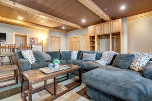 Smart TV, fireplace, DVD player, books - Tempest Ridge Townhouse 34 (Newry)