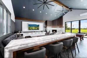 Televisión, chimenea