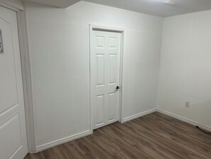 Interior - 1 Bedroom 1Bath (Guelph)