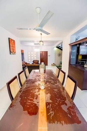 تناول الطعام