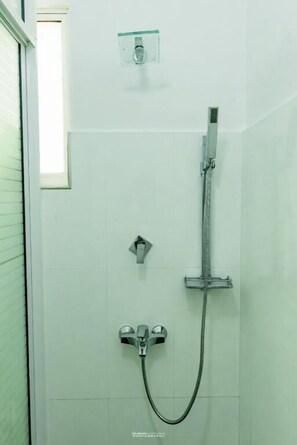 Bathroom - Ravo Residence (Galle)