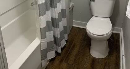 One Bedroom Apartment in Fountain Square - King Bed, Full Kitchen