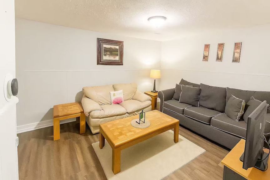 One Bedroom Apartment In Fountain Square - King Bed, Full Kitchen - Indianapolis, IN