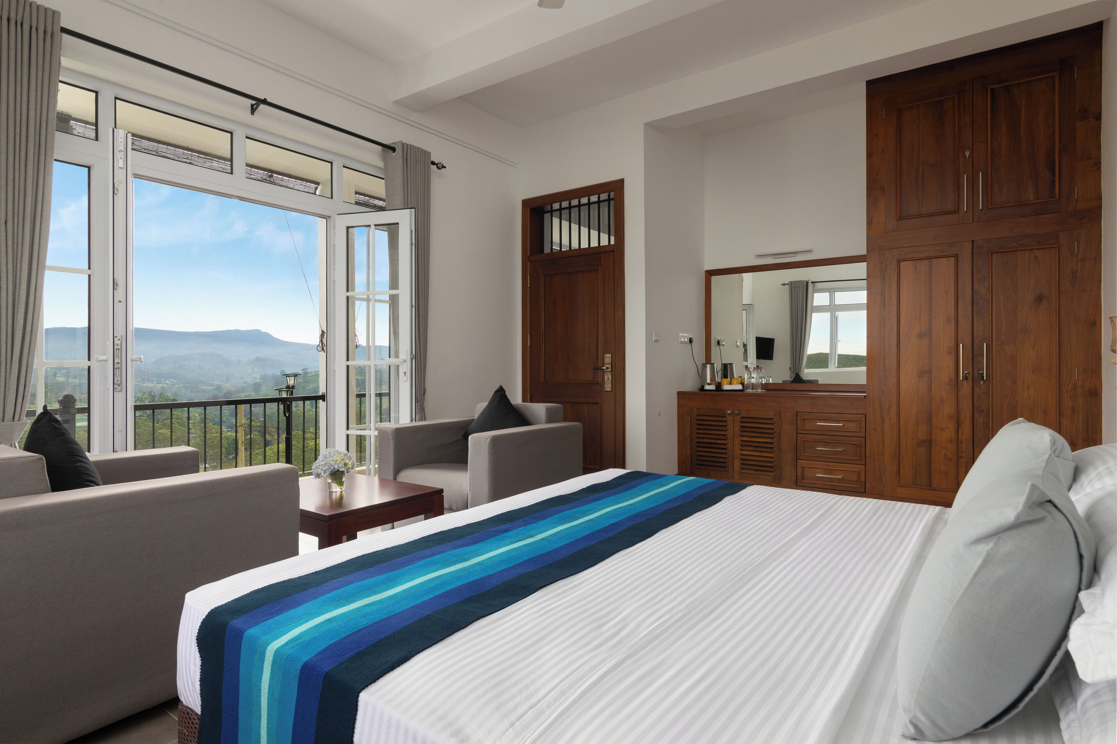 Deluxe Double Room, Balcony, Mountain View | In-room safe, iron/ironing board, free WiFi