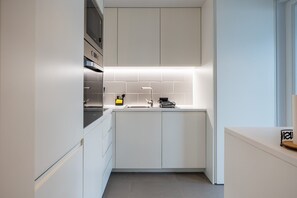 Microwave, oven, stovetop, dishwasher - Feel PDL Suite 1 | Center of Ponta Delgada (Ponta Delgada)