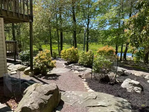 Waterfront home with private fishing pier in the Poconos, Pennsylvania