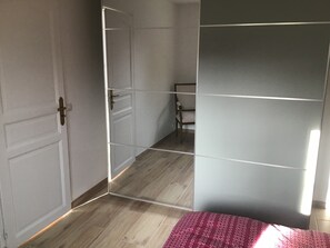 3 makuuhuonetta, silitysrauta/-lauta, Wi-Fi