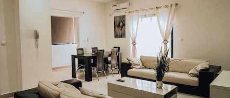 Appartement Familial, balcon | Coin séjour