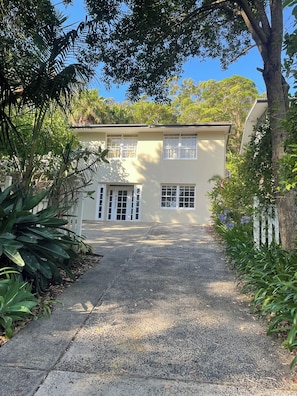 Exterior - Centrally located home close to Avalon beach with a private 12m saltwater pool (Avalon Beach)