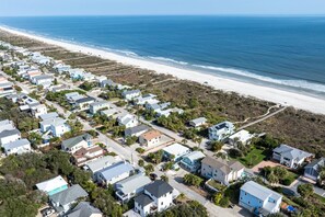 Beach nearby, beach towels, surfing, motor boating - Incredible Ocean Views, Steps to Beach, Two Balconies, Private Yard, Hot Tub, $300 in Free Tickets! (St. Augustine)