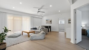 TV connectée, table de tennis de table