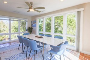 Dining - Private Access to Beach Boardwalk 4; FREE Amenity Card Privileges; Back Deck w/ Private Hot Tub! (Seabrook Island)