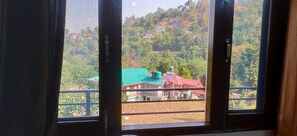 Deluxe Room | Rollaway beds, free WiFi, bed sheets - Aastha Homestay (Shoghi)