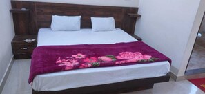 Deluxe Room - Aastha Homestay (Shoghi)