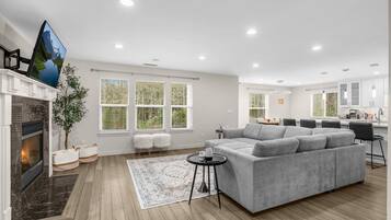 TV, fireplace, stereo