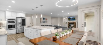 Ultra Lux Redmond | 6 Bedrooms, Sleeps 20 | EV+