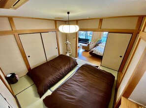 Desk, free WiFi - Ustunomiya8 (Utsunomiya)