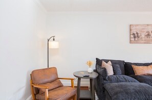 Interior - HOA Townhouse in wonderful High Point by the Lake (High Point)