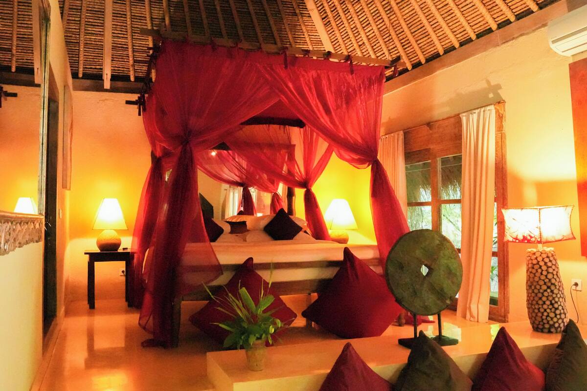 Deluxe Villa, 4 Bedrooms, Balcony, Garden View | Desk, free WiFi