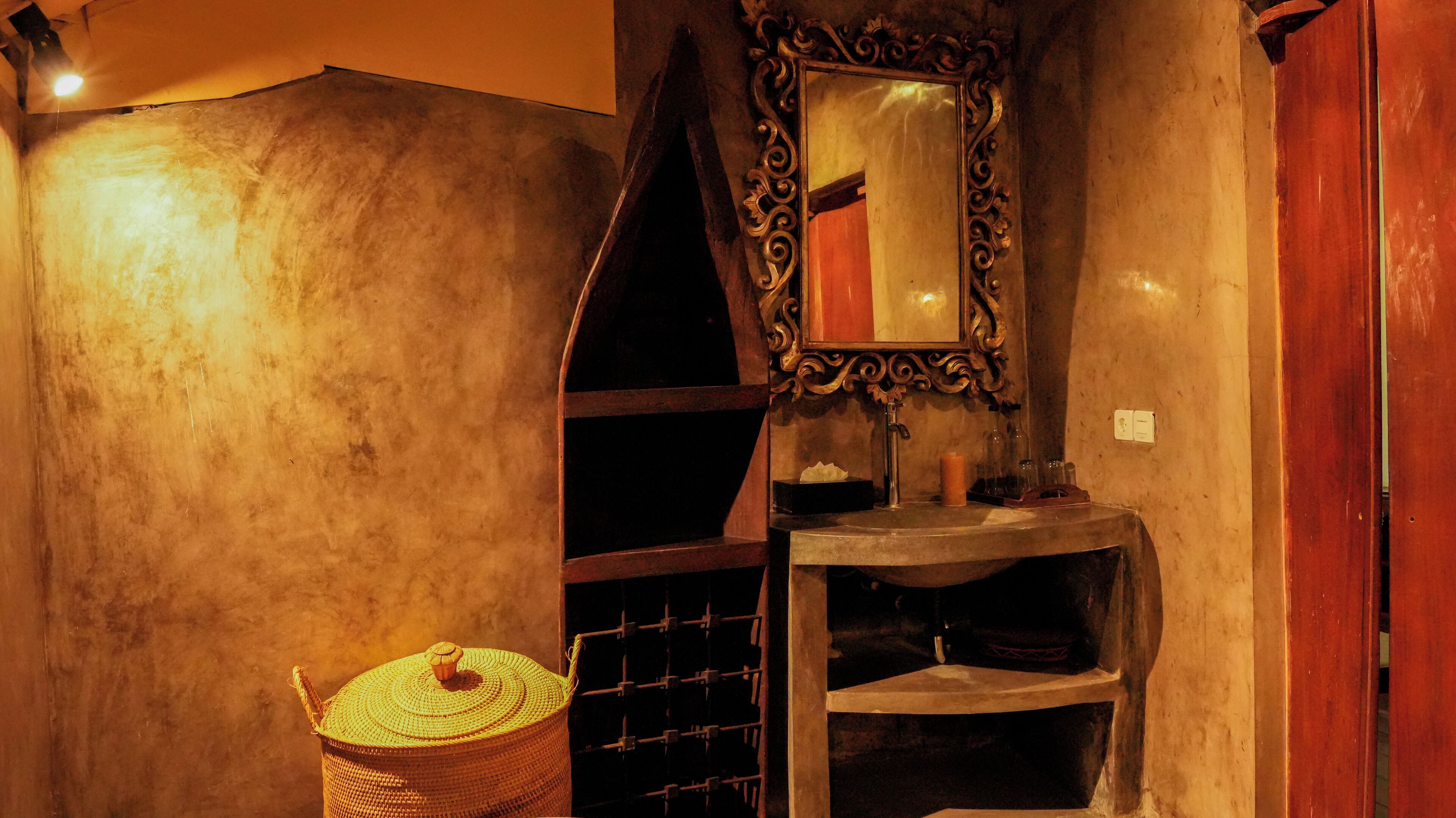 Family Room, Balcony | Bathroom | Separate bathtub and shower, towels, soap, shampoo