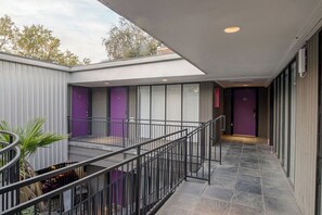 Property grounds - 1BR W Alabama Montrose Sueño Apt 12, Med Center (Houston)