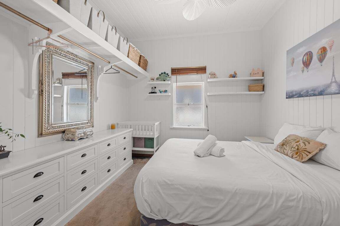 3 bedrooms, desk, iron/ironing board, WiFi