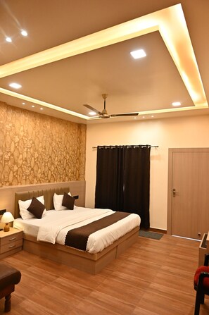 Executive Room | Bathroom - Hotel Pinaka (Pratapgarh)