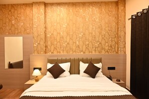 Executive Room | Bathroom - Hotel Pinaka (Pratapgarh)