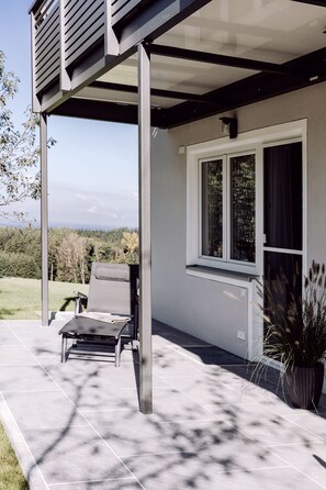 Terrace/patio - Vacation apartment 1 Sonnenblick on the first floor with 2 terraces and garden (Riedering)