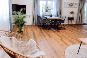 Interior - Vacation apartment 1 Sonnenblick on the first floor with 2 terraces and garden (Riedering)