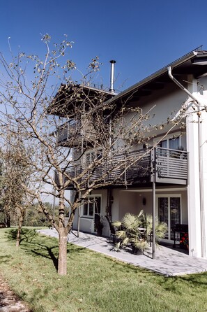 Exterior - Vacation apartment 3 Weitblick on the 2nd floor with balcony (Riedering)