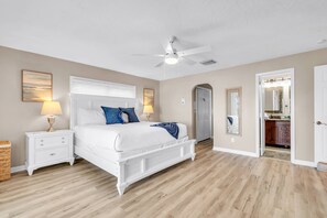 4 Schlafzimmer, Bügeleisen/Bügelbrett, kostenloses WLAN, Bettwäsche