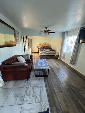 2 bedrooms, free WiFi - Soothing 2-bedroom house in cool Oakland neighborhood (Oakland)