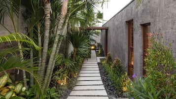 Deluxe Villa, 5 Bedrooms, Private Pool, Pool View | Garden view