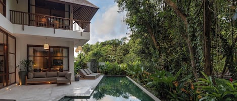 Outdoor pool, sun loungers