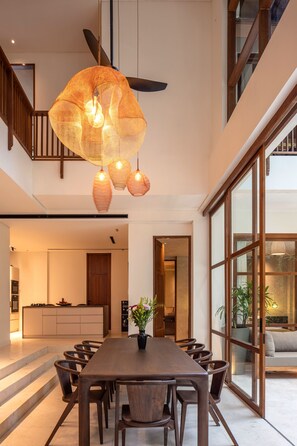 Villa Deluxe - 5 sovrum - privat pool - utsikt mot poolen | Matsal