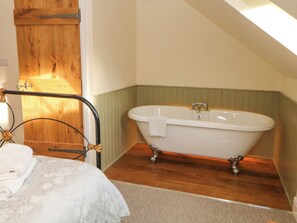 1 Schlafzimmer, individuell dekoriert, individuell eingerichtet