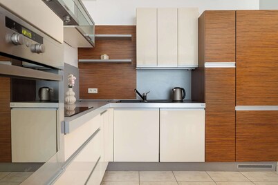 Spacious Apartment | Terrace and Underground Parking
