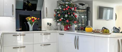 Lavavajillas, silla alta para bebés